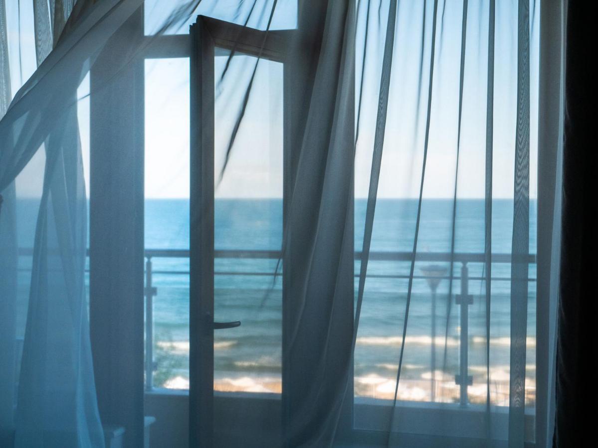 Studios Apartments Sea view Primorsko Exterior foto